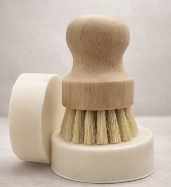 Bamboo scrub brush